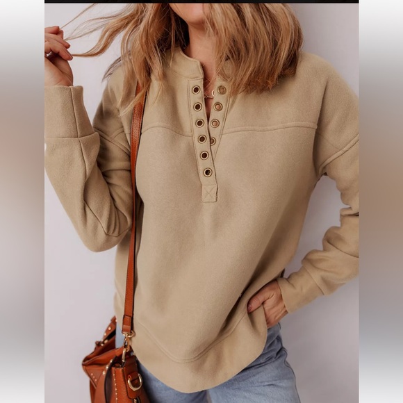 Blu Pepper Tops - NWT Blu Pepper Grommet Sweatshirt, size Medium